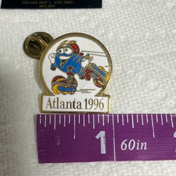 NEW VTG Olympics 1996 Atlanta Mascot Izzy Roller Blading Hat Lapel Tack Pin - Picture 4 of 4